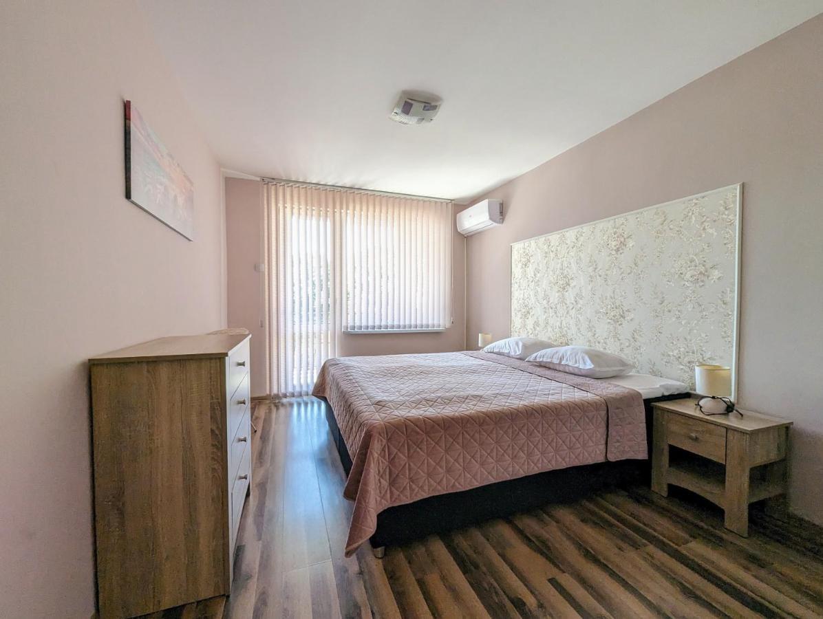 Emalena Apartment Varna Ngoại thất bức ảnh
